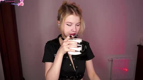 Tate online show from 03/01/26, 06:15