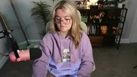 Bri online show from 11/15/25, 03:04