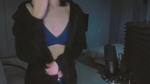 quietluxury online show from 12/20/25, 09:38