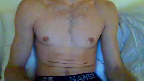 Snapshot of quiii1103 chatting on 12/14/25, 09:52 quiii1103 online show from 12/14/25, 09:52