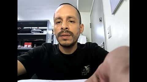 Snapshot of quik32 chatting on 03/11/25, 02:18 quik32 online show from 03/11/25, 02:18