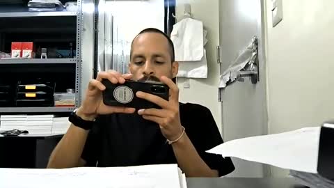 Snapshot of quik32 chatting on 03/11/25, 08:42 quik32 online show from 03/11/25, 08:42