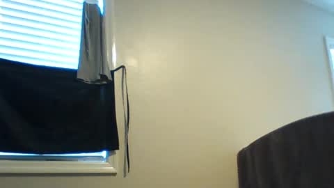 Snapshot of r8drfn89 chatting on 02/24/25, 04:15 Chocol8t online show from 02/24/25, 04:15