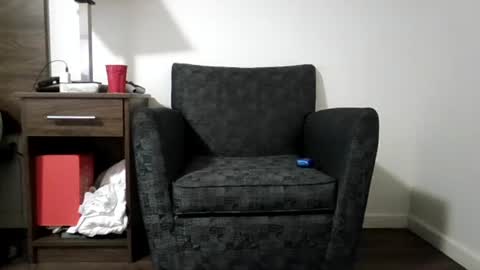 Snapshot of r_monkey583 chatting on 10/01/25, 04:18 r_monkey583 online show from 10/01/25, 04:18