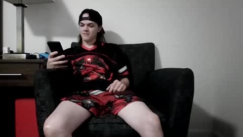 Snapshot of r_monkey583 chatting on 10/17/25, 03:03 r_monkey583 online show from 10/17/25, 03:03