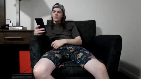 Snapshot of r_monkey583 chatting on 11/13/25, 03:55 r_monkey583 online show from 11/13/25, 03:55