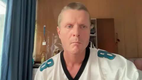 Snapshot of rabbit_eyes69 chatting on 11/16/25, 04:51 rabbit_eyes69 online show from 11/16/25, 04:51