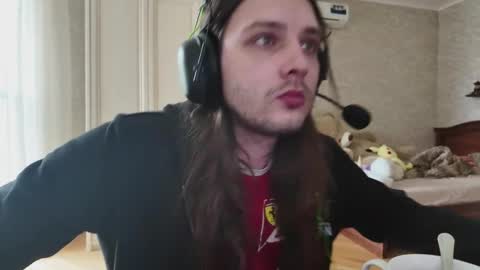 Snapshot of rabbitboyy1 chatting on 09/18/25, 08:16 rabbitboyy online show from 09/18/25, 08:16