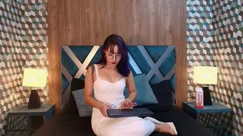 Snapshot of rache_roth chatting on 03/26/26, 09:09 Rachel online show from 03/26/26, 09:09