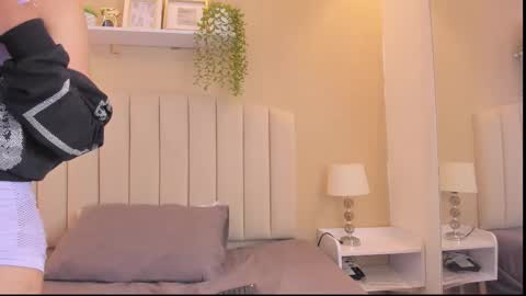 Rachel Donnelly online show from 12/21/25, 03:13