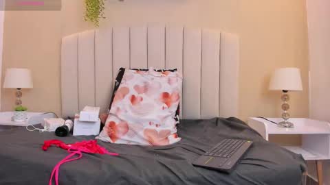 Rachel Donnelly online show from 01/18/26, 04:27