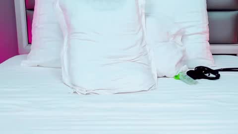 rachel_quinn_ online show from 03/10/25, 07:53