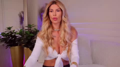 rachel_quinn_ online show from 05/06/26, 03:35