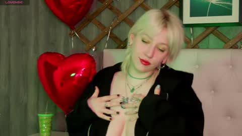 RachelCart online show from 02/15/25, 04:03