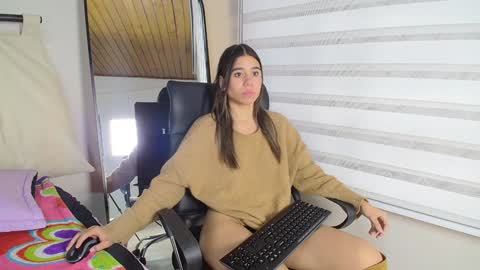 Rachell online show from 02/05/25, 06:35