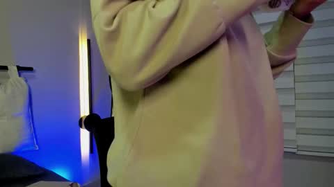 Rachell online show from 09/17/25, 04:03