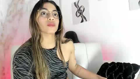 rachell_owen online show from 11/22/25, 05:17