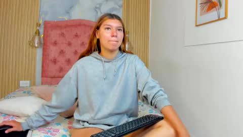 rachellesc online show from 03/24/26, 12:32