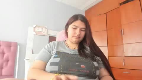 Snapshot of radiantgoddes chatting on 12/13/24, 01:12 radiantgoddes online show from 12/13/24, 01:12