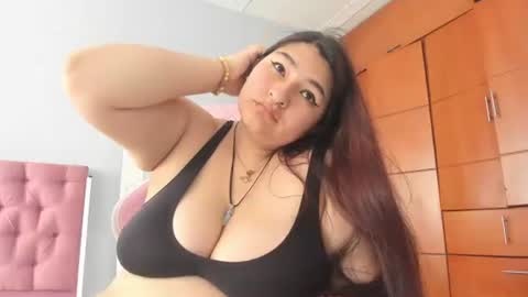 Snapshot of radiantgoddes chatting on 12/15/24, 04:59 radiantgoddes online show from 12/15/24, 04:59