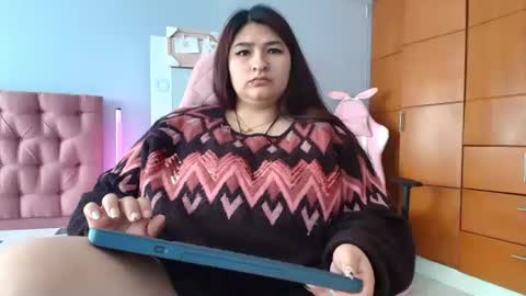 Snapshot of radiantgoddes chatting on 01/03/25, 04:06 radiantgoddes online show from 01/03/25, 04:06