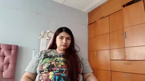 Snapshot of radiantgoddes chatting on 01/19/25, 01:22 radiantgoddes online show from 01/19/25, 01:22