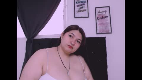 Snapshot of radiantgoddes chatting on 10/29/25, 01:57 radiantgoddes online show from 10/29/25, 01:57