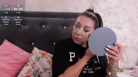 raelledarkstar online show from 05/21/26, 07:37
