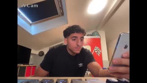 raes online show from 12/02/25, 09:47