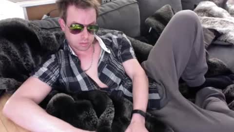 Raey online show from 04/09/26, 09:36