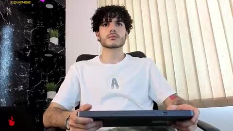 R A F A E L online show from 03/01/26, 07:16