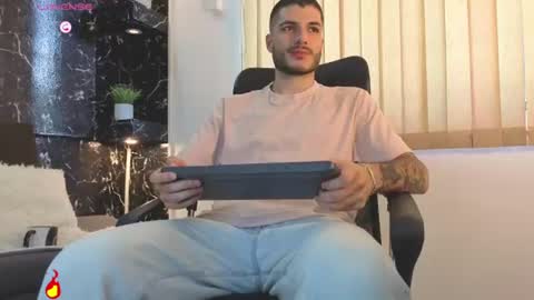 R A F A E L online show from 06/12/26, 08:41