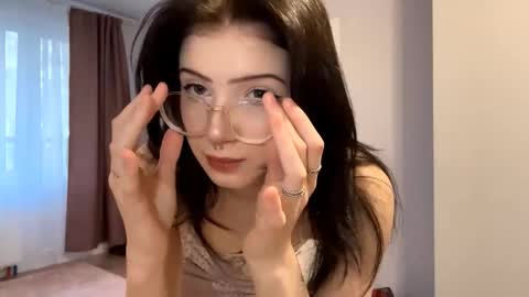 Riya online show from 11/12/25, 10:04