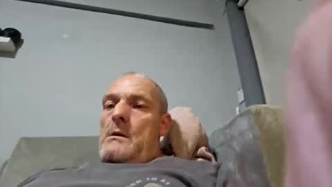 Snapshot of ragingzef69 chatting on 04/19/26, 06:43 Bigthickdickinvic online show from 04/19/26, 06:43