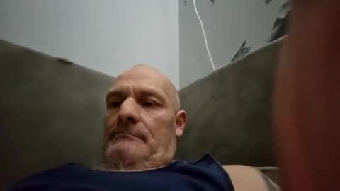 Snapshot of ragingzef69 chatting on 05/17/26, 01:29 Bigthickdickinvic online show from 05/17/26, 01:29