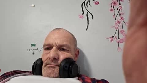 Snapshot of ragingzef69 chatting on 05/30/26, 06:32 Bigthickdickinvic online show from 05/30/26, 06:32