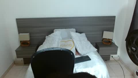 raichellcooper1 online show from 02/07/25, 11:24