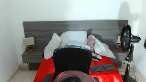 raichellcooper1 online show from 02/24/25, 08:14