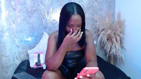 raichellcooper1 online show from 12/18/25, 07:09