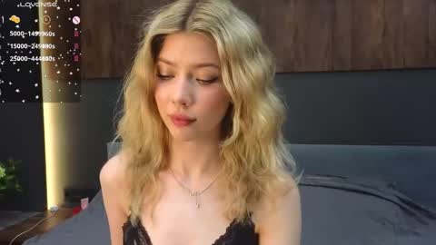 Lisa online show from 02/21/25, 08:49