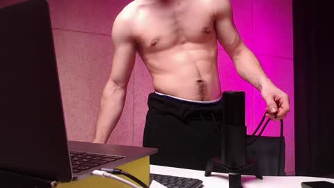 Snapshot of rainbow_farmer_james chatting on 12/06/24, 08:29 Rainbow James online show from 12/06/24, 08:29