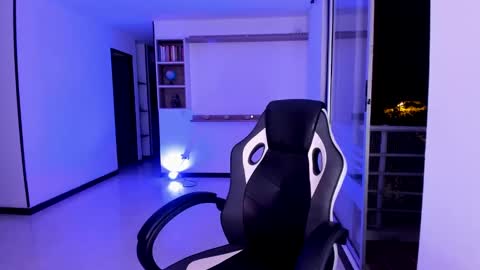 Snapshot of rainbow_jenny chatting on 01/19/25, 11:43 Jennyindependent model . online show from 01/19/25, 11:43