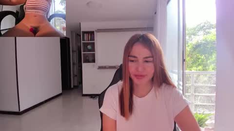 Snapshot of rainbow_jenny chatting on 11/14/25, 01:10 Jennyindependent model . online show from 11/14/25, 01:10