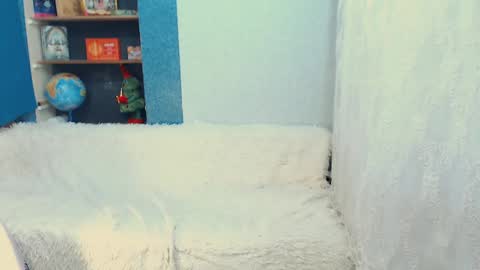 Snapshot of rainbowladyy chatting on 01/18/25, 01:51 rainbowladyy online show from 01/18/25, 01:51