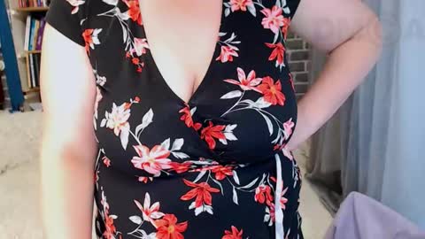 Snapshot of rainbowladyy chatting on 09/27/25, 03:00 rainbowladyy online show from 09/27/25, 03:00