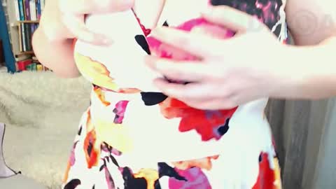 Snapshot of rainbowladyy chatting on 11/28/25, 01:25 rainbowladyy online show from 11/28/25, 01:25