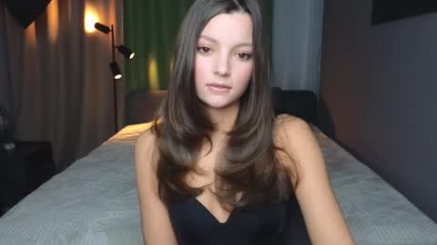 Snapshot of rainevi chatting on 02/27/26, 03:23 rainevi online show from 02/27/26, 03:23