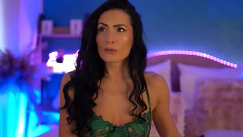 RaisaVawn online show from 02/16/26, 06:42