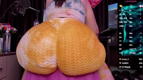 Laura online show from 12/12/24, 06:14