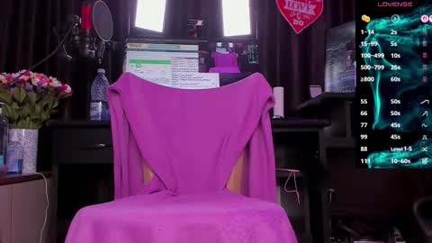 Laura online show from 01/06/26, 03:32